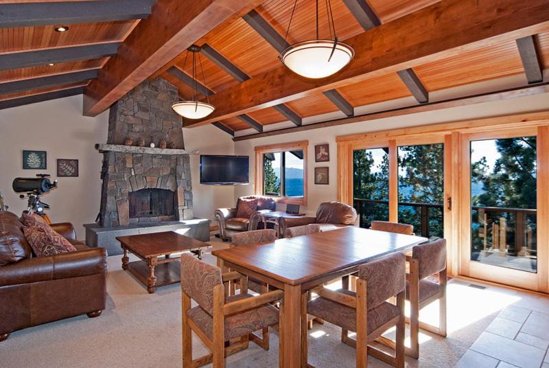 Photo of Livingroom in Lake Forest