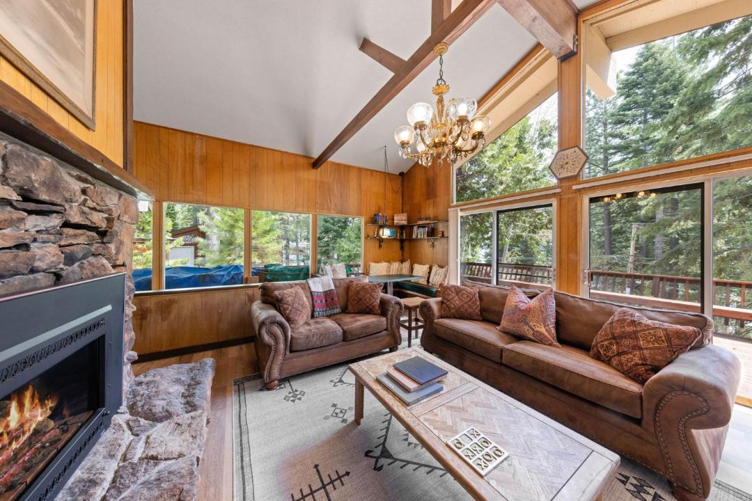 Photo of Livingroom in Tahoe Sierra Estates