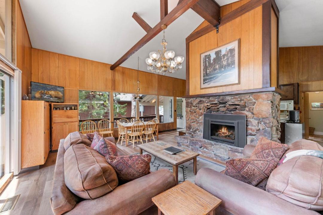 Photo of Livingroom in Tahoe Sierra Estates