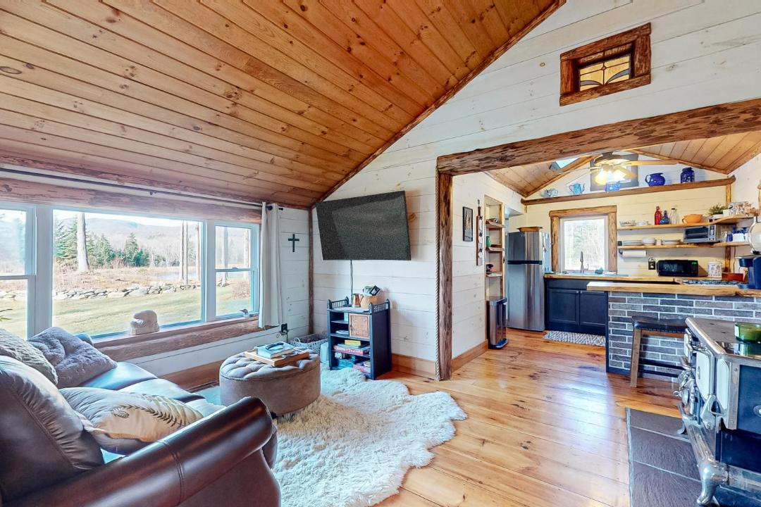 Photo of Livingroom in North Troy