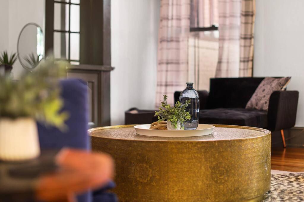 Photo of Livingroom in Midtown