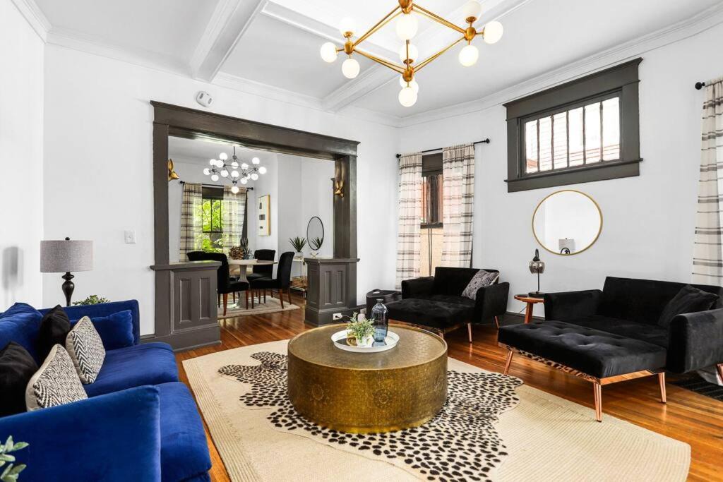 Photo of Livingroom in Midtown