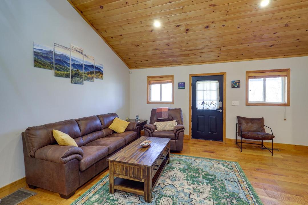 Photo of Livingroom in Spruce Pine