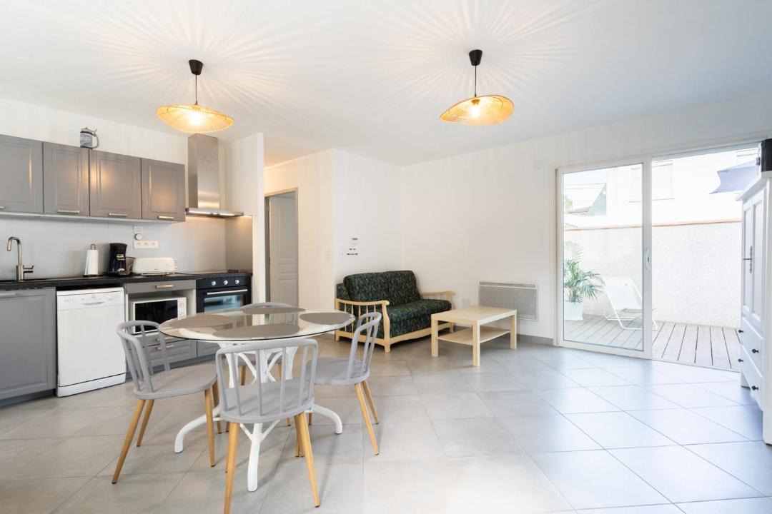 Photo of Kitchen in Fontaine Lestang-Bagatelle-Papus-Tabar-Bordelongue