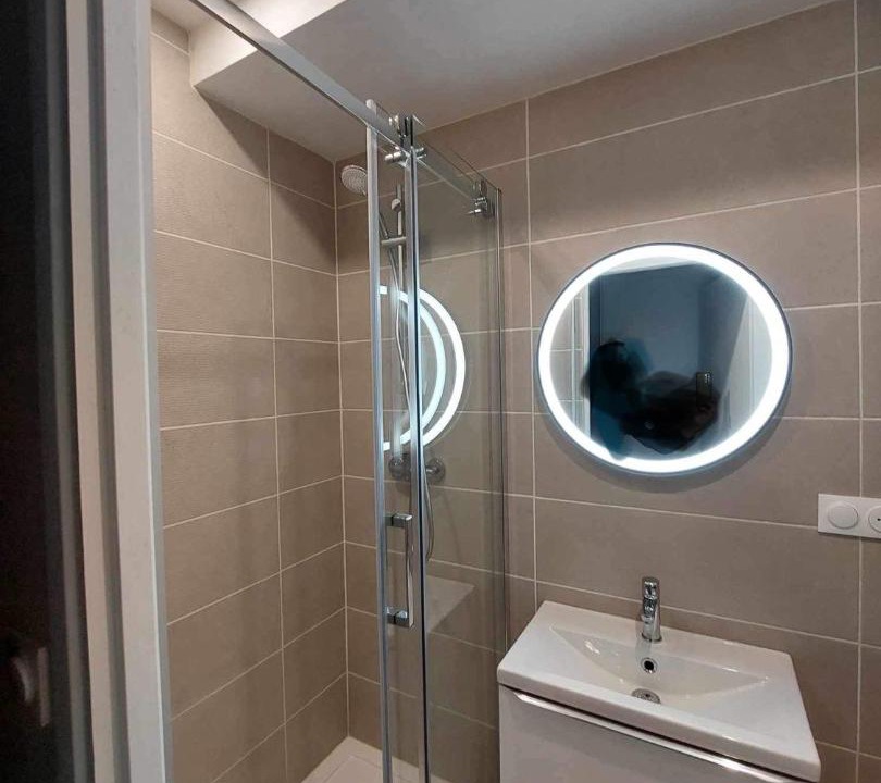 Photo of Bathroom in Zola - Pressense