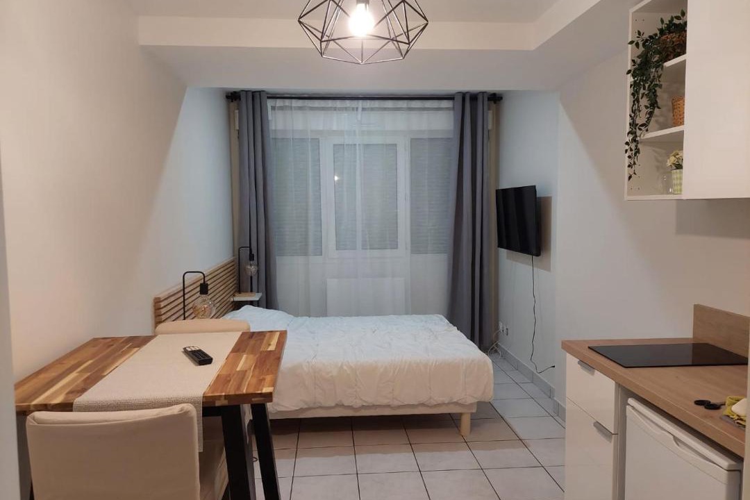 Photo of Others in Zola - Pressense