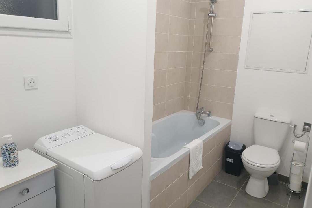 Photo of Bathroom in Saint-Jean-de-Thurigneux