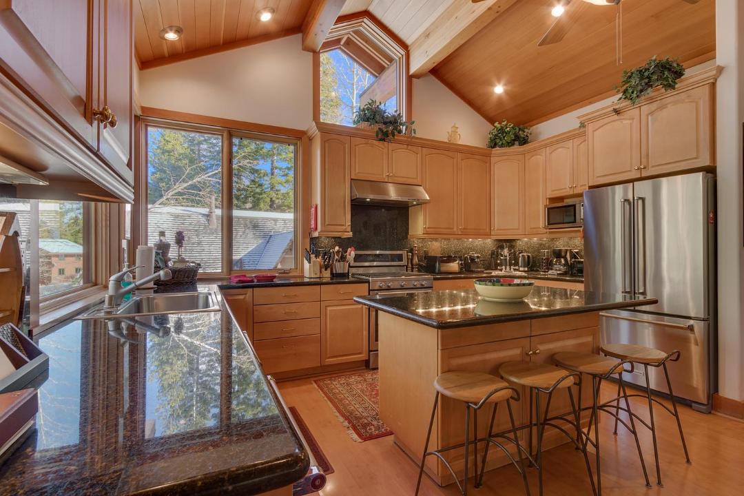 Photo of Kitchen in Alpine Meadows
