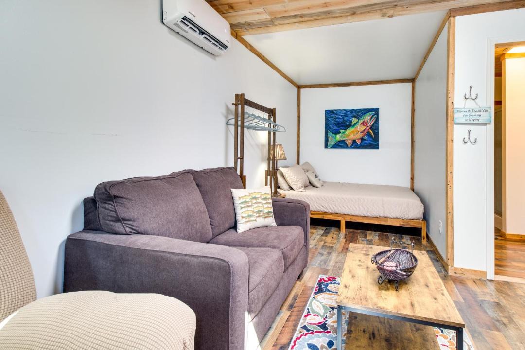 Photo of Livingroom in Lone Rock