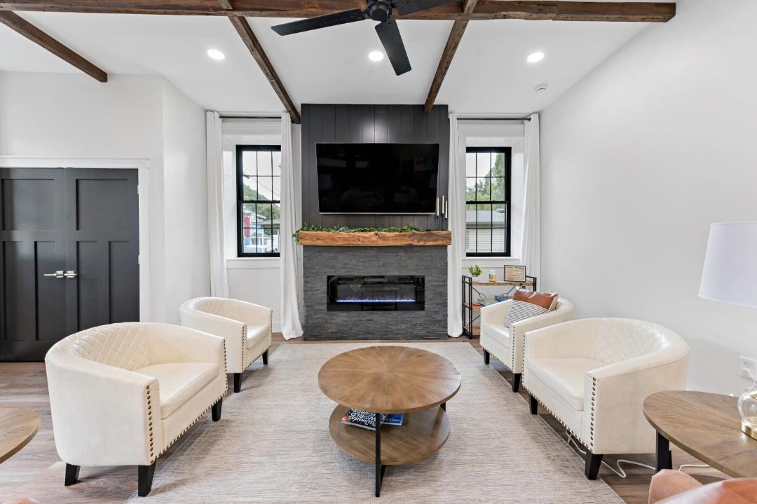 Photo of Livingroom in Port Clinton