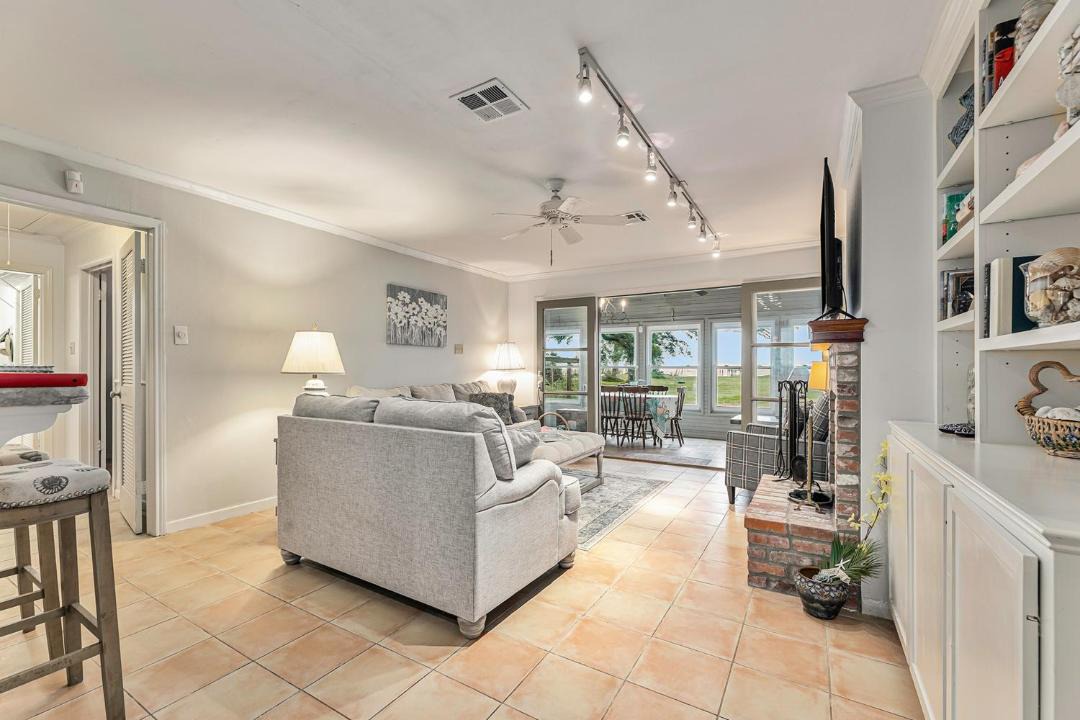 Photo of Livingroom in Dickinson