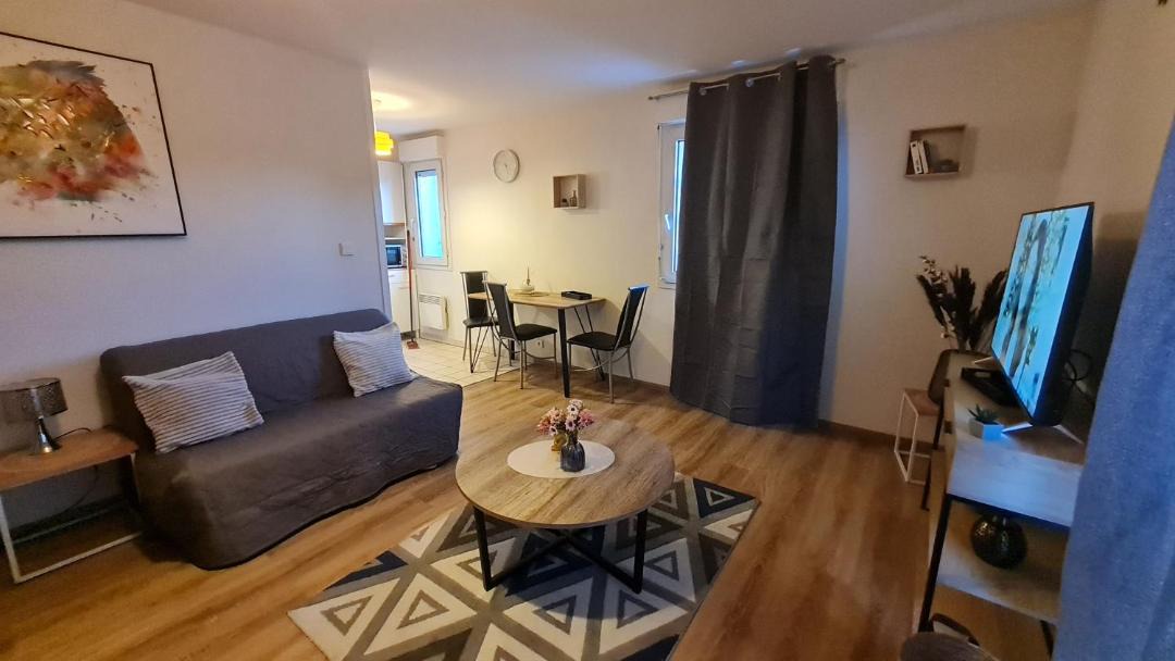 Photo of Livingroom in Oyonnax