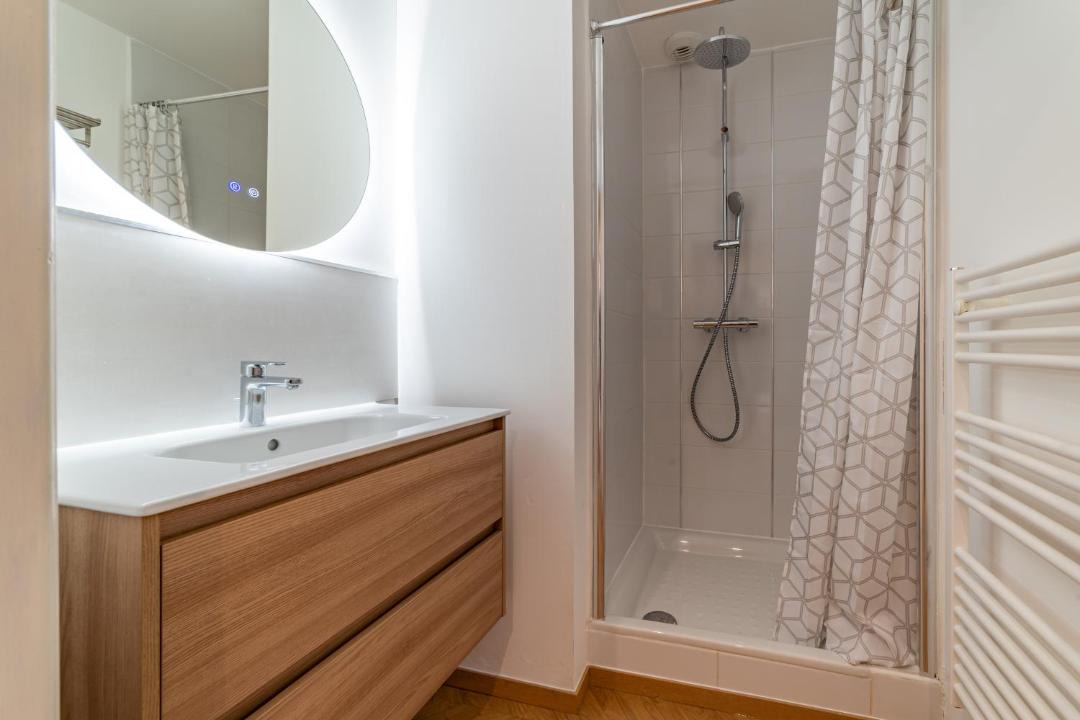 Photo of Bathroom in Nimes City Centre