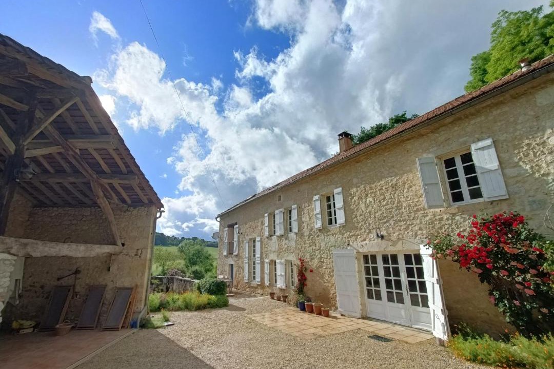 Photo of Buildings in L'Isle-Bouzon