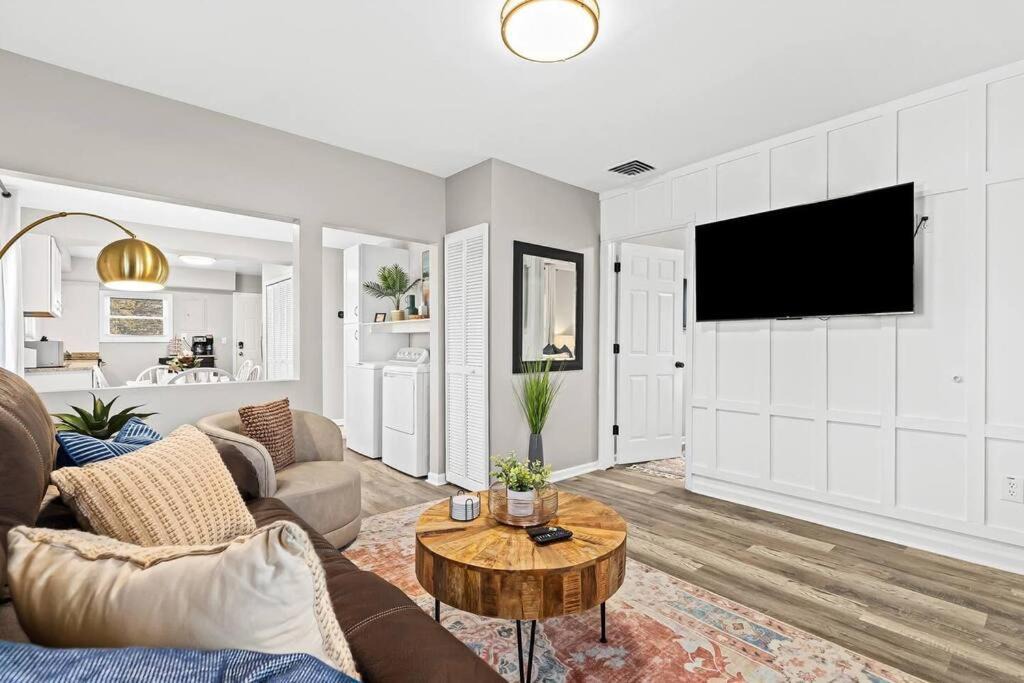 Photo of Livingroom in Anchorville