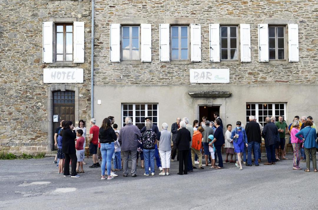 Photo of Human In Picture in Salles-Curan