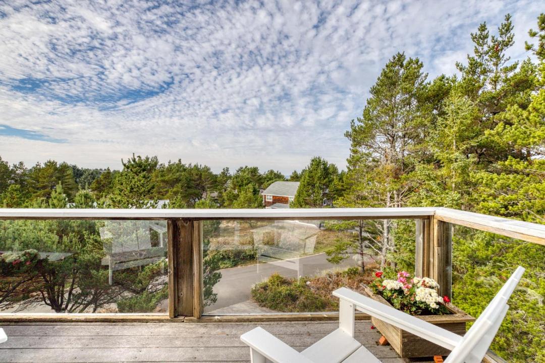 Photo of Patio Balcony in Manzanita