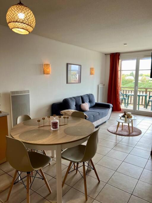 Photo of Livingroom in Levernois