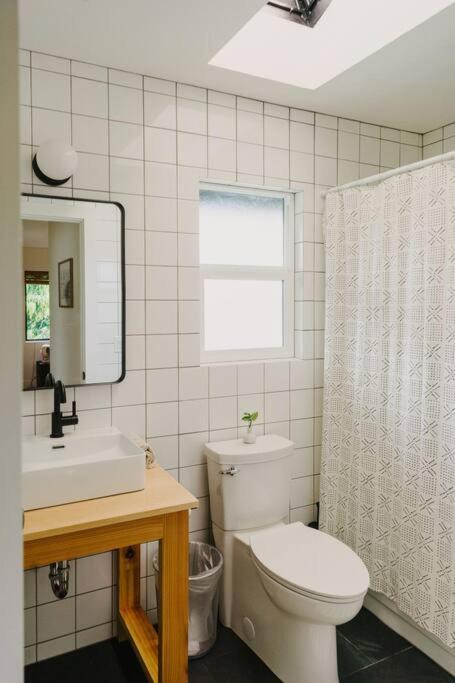 Photo of Bathroom in Kahaluu Bay
