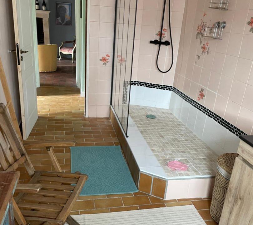 Photo of Bathroom in Champlay