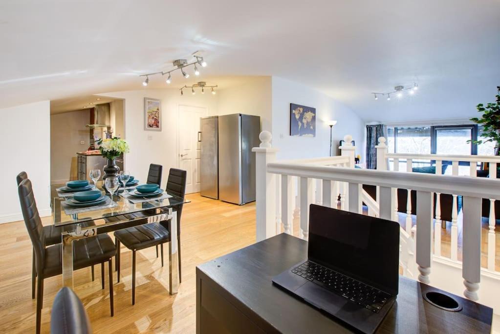 Photo of Others in Hale