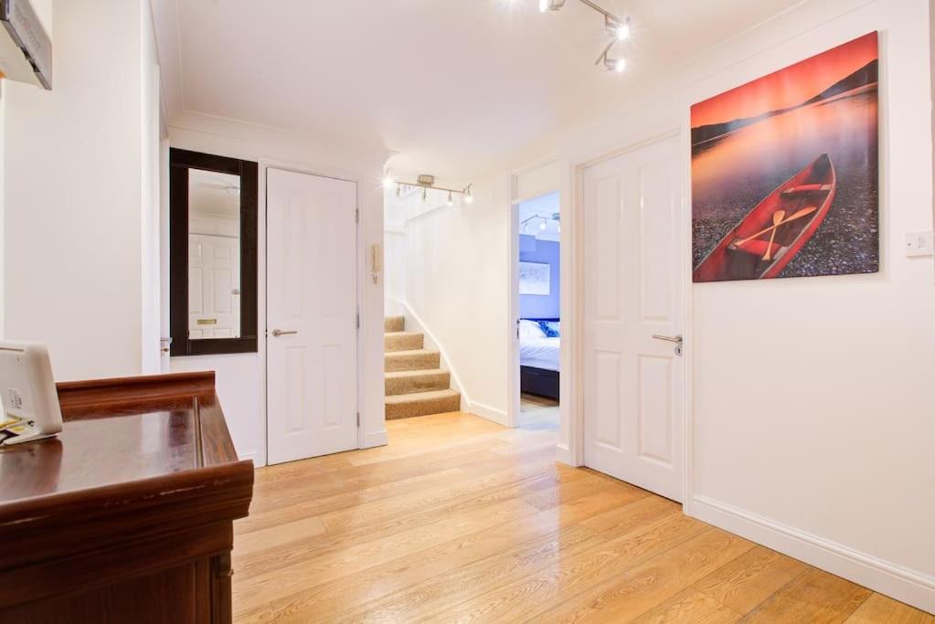 Photo of Others in Hale