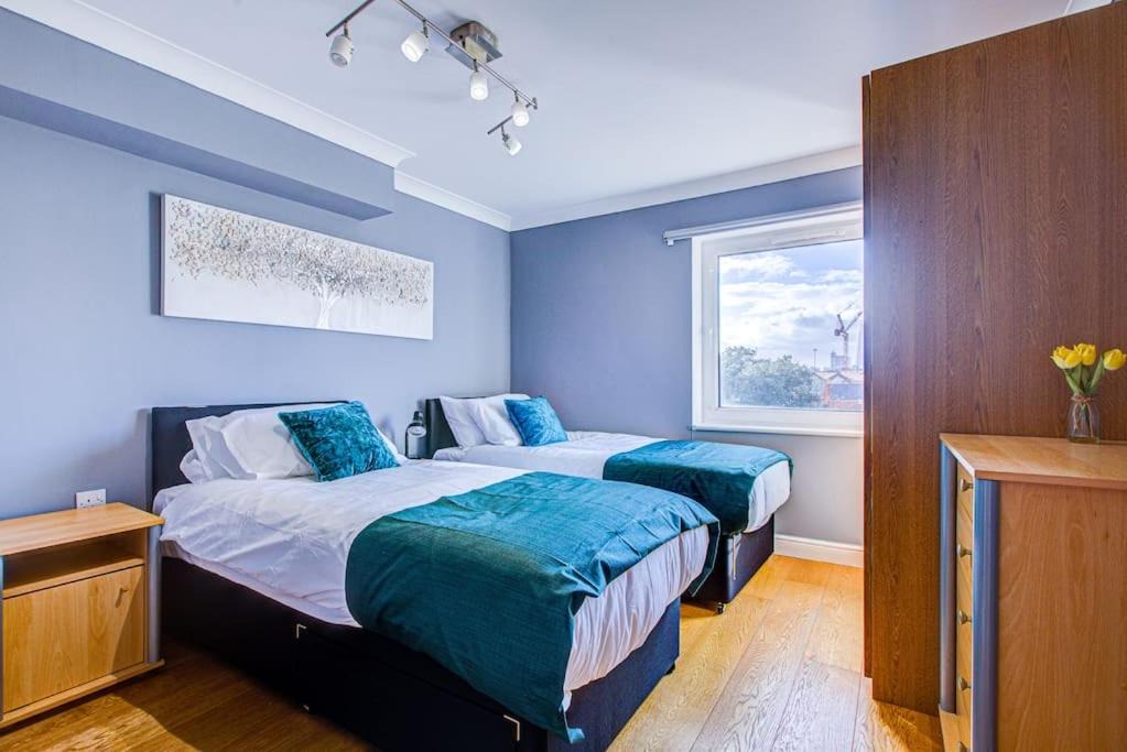 Photo of Others in Hale