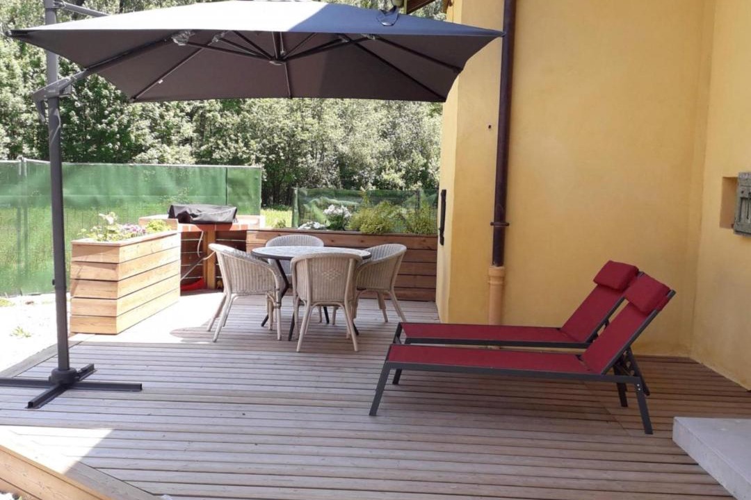 Photo of Others in Thones