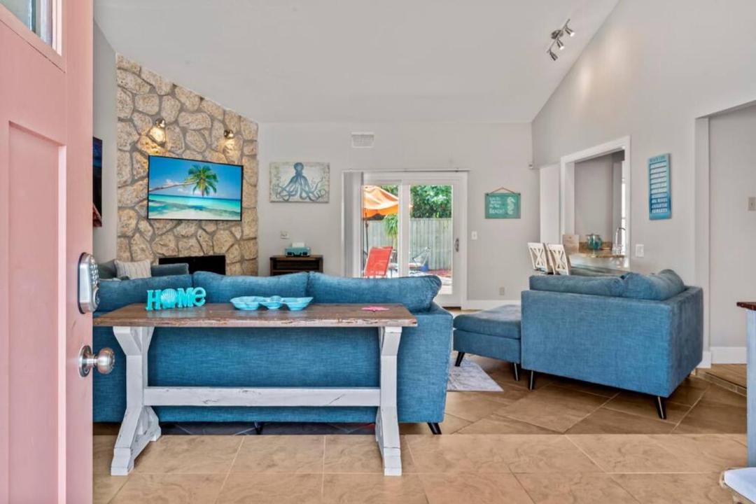 Photo of Livingroom in Jacksonville Beach