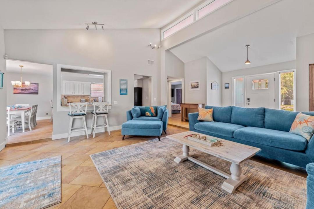 Photo of Livingroom in Jacksonville Beach