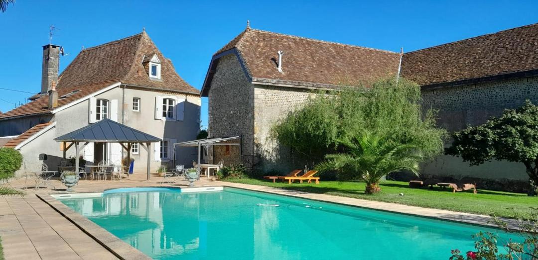 Photo of Others in Mont