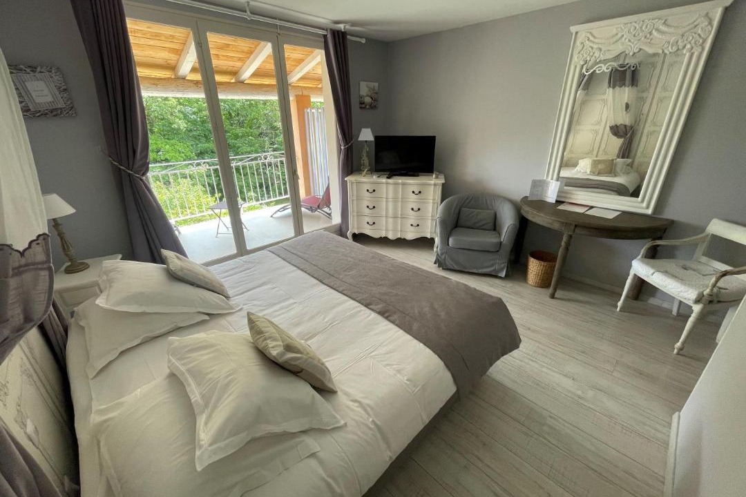 Photo of Others in Crestet