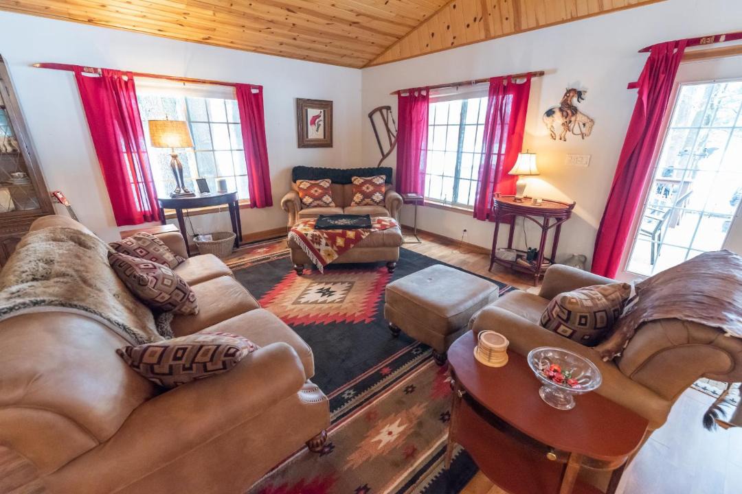 Photo of Livingroom in Cambridge Springs