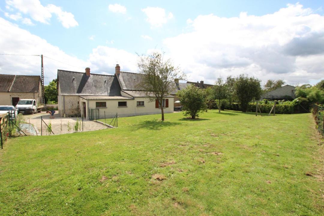 Photo of Buildings in Meuatis