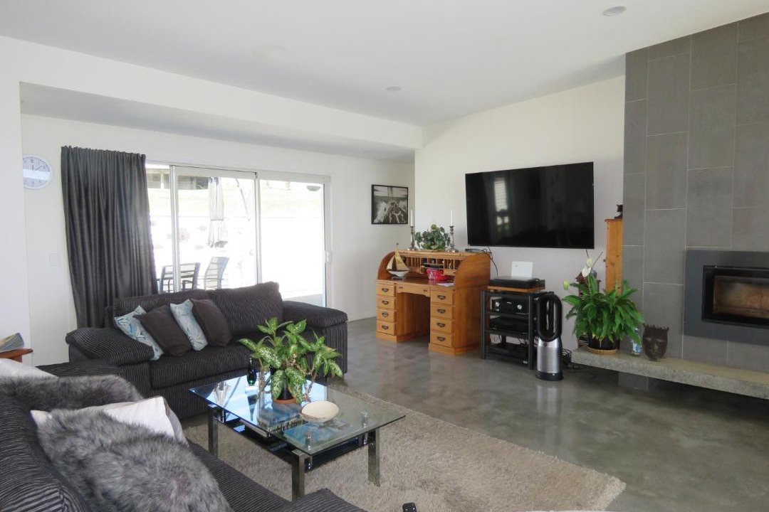 Photo of Livingroom in Cable Bay