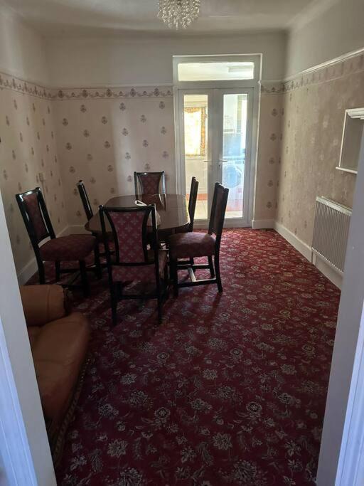 Photo of Livingroom in Waltham Forest