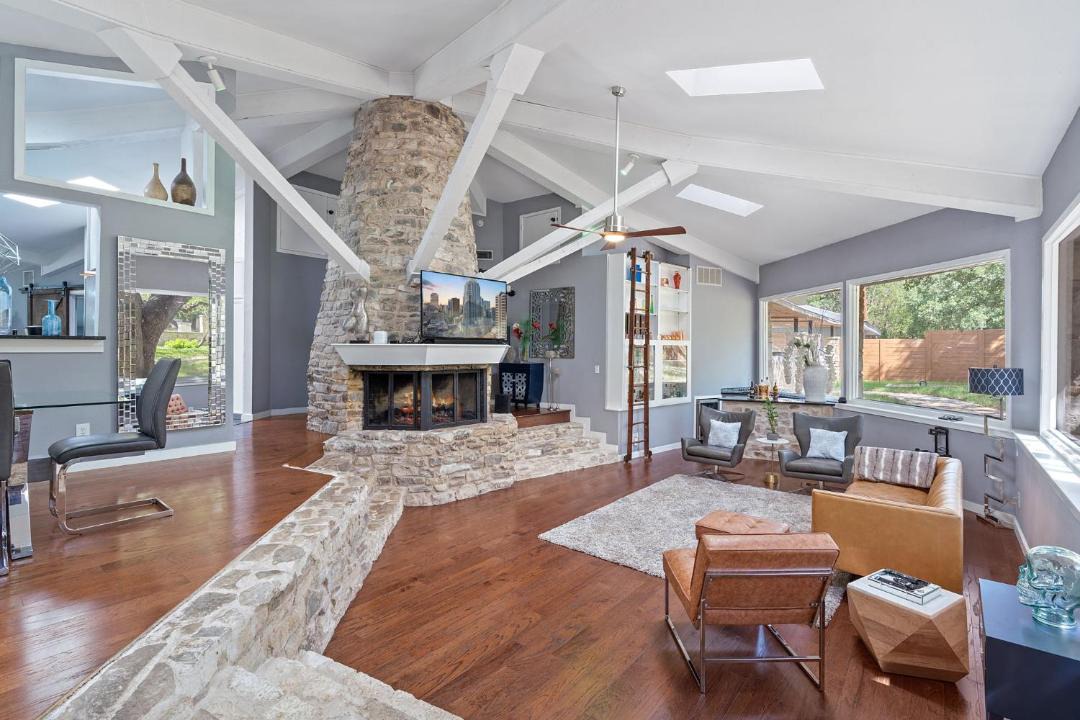 Photo of Livingroom in Onion Creek Meadows