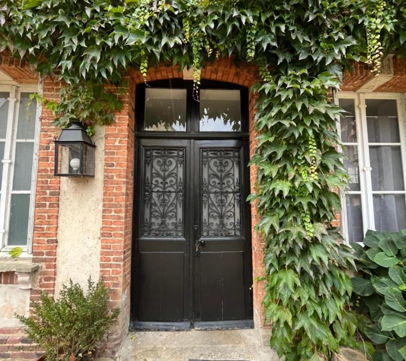 Photo of Others in Rugles