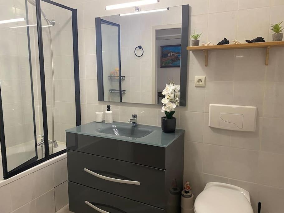 Photo of Others in Rives