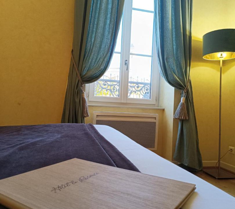 Photo of Bedroom in Poisson