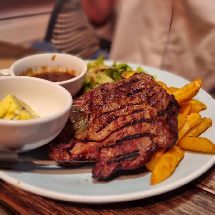 Photo of Others in Marlo