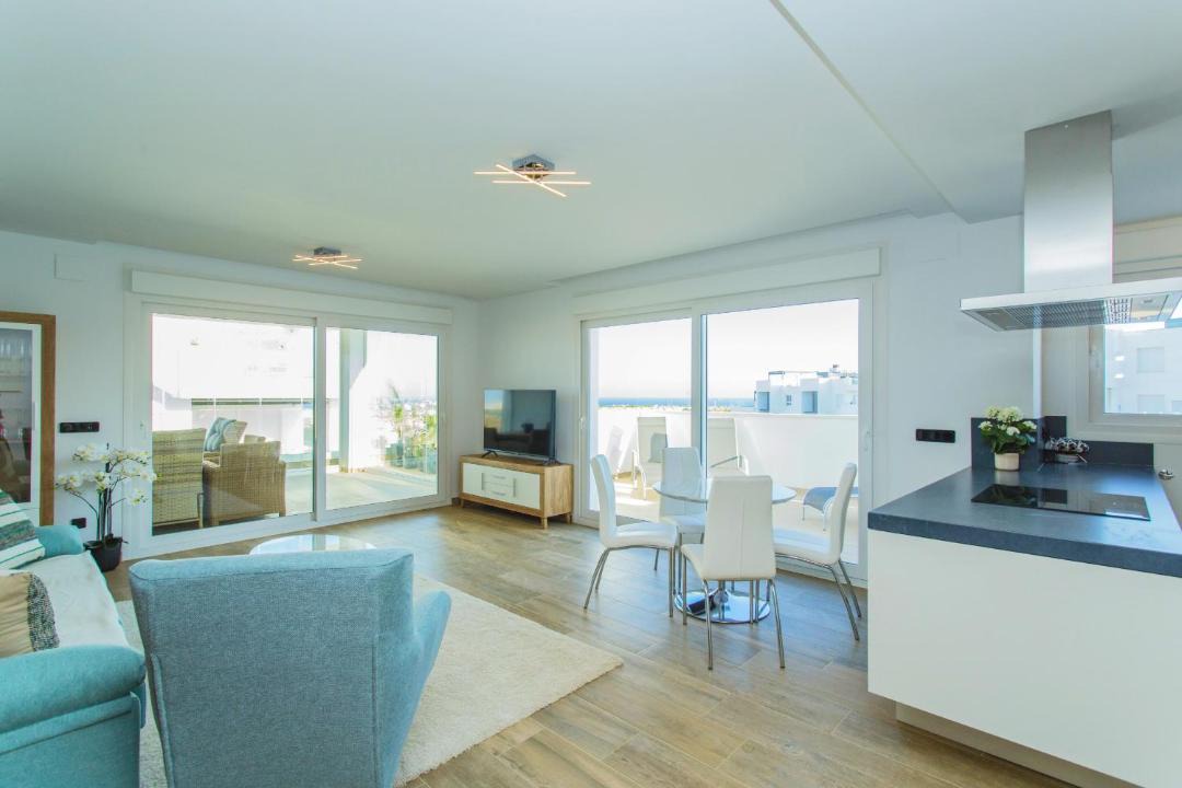 Photo of Livingroom in Los Altos