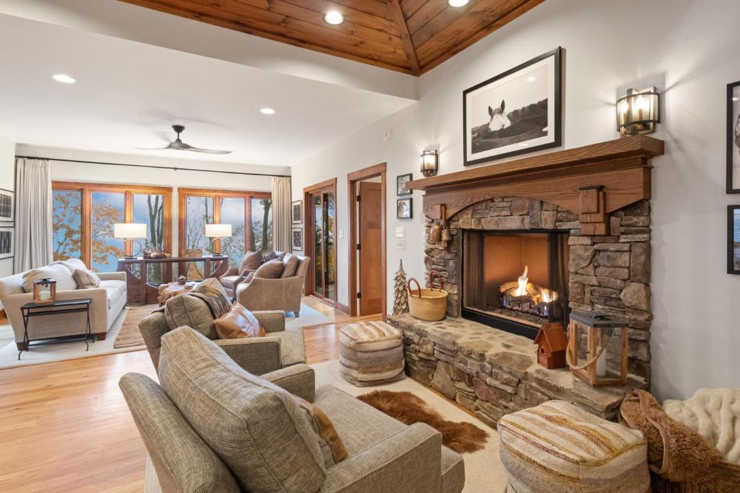 Photo of Livingroom in Boone