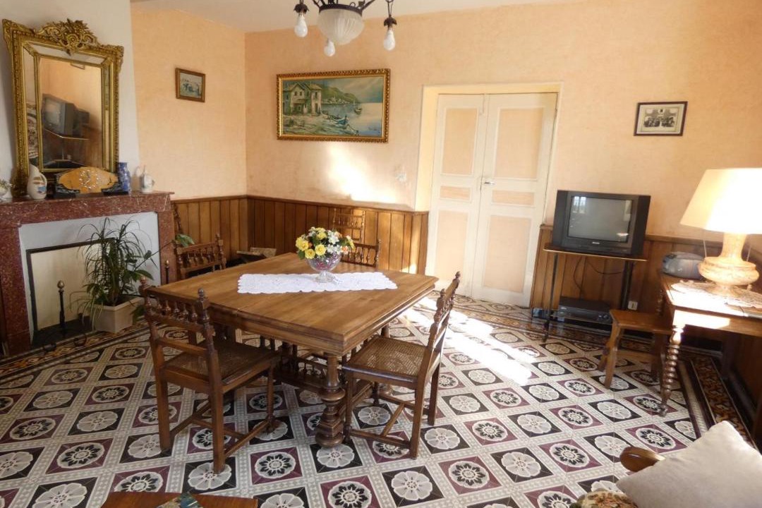 Photo of Others in Monget