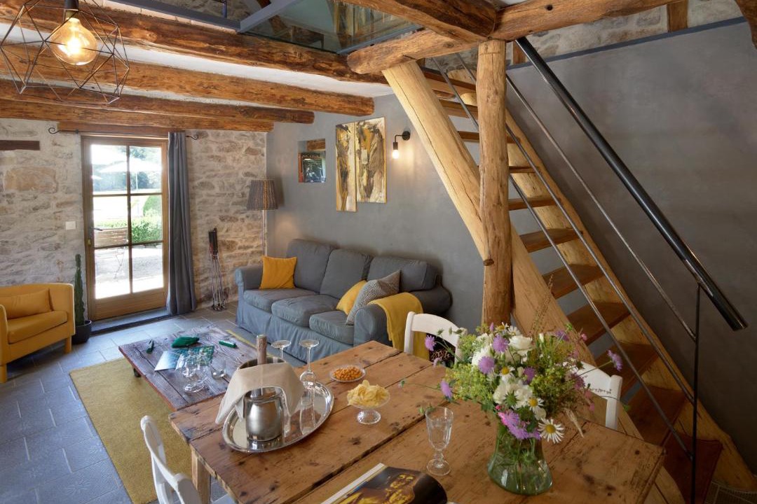 Photo of Others in Singles