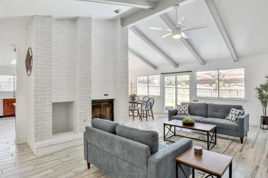 Photo of Livingroom in Great Northwest