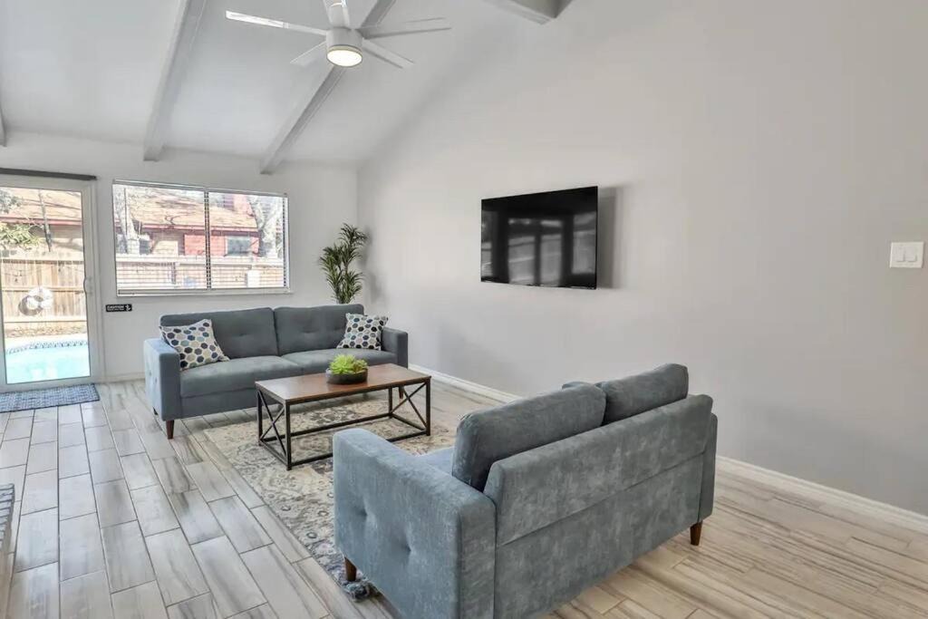 Photo of Livingroom in Great Northwest