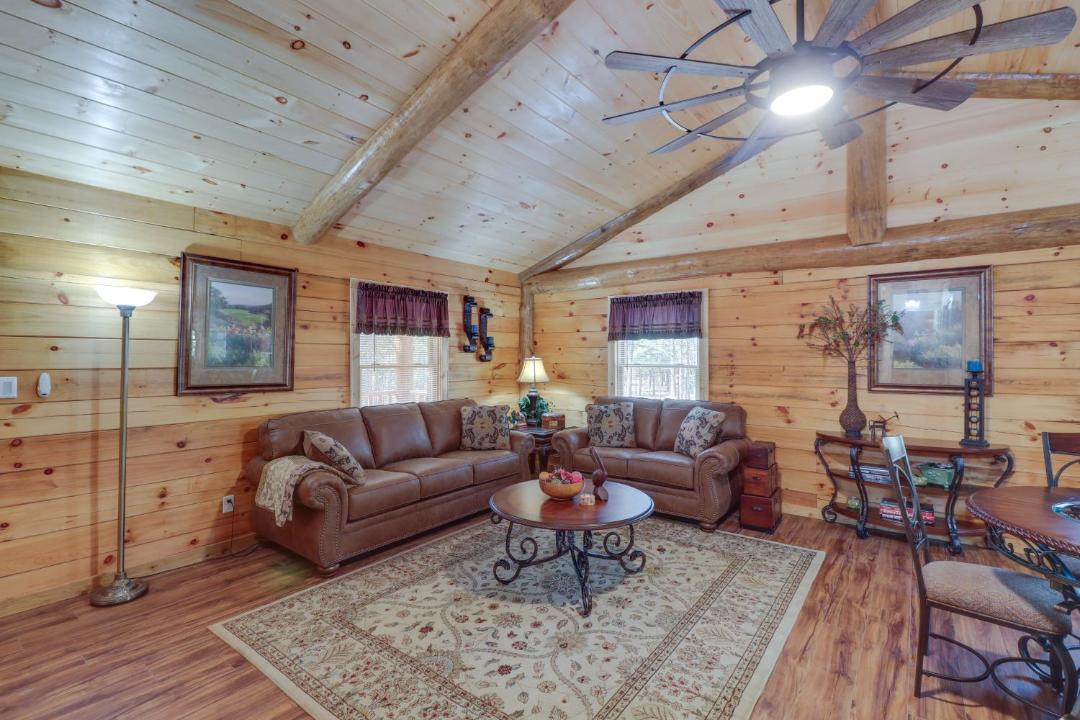 Photo of Livingroom in Tumbling Shoals