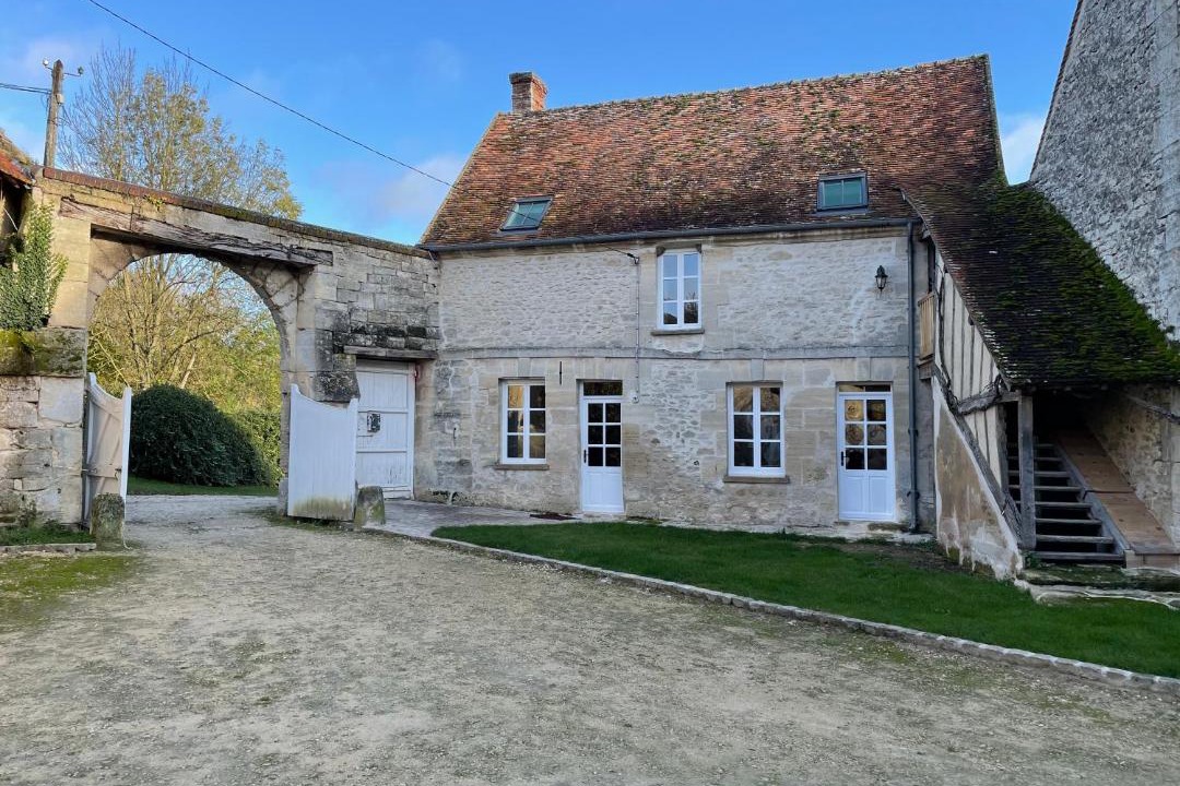 Photo of Buildings in Ully-Saint-Georges