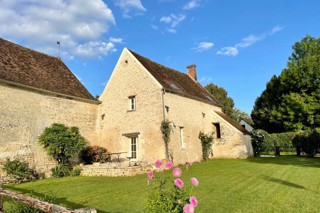 Photo of Buildings in Ully-Saint-Georges